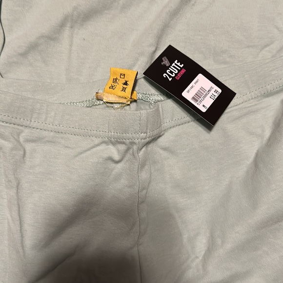 2 cute 2 piece top and bottom - Picture 3 of 3